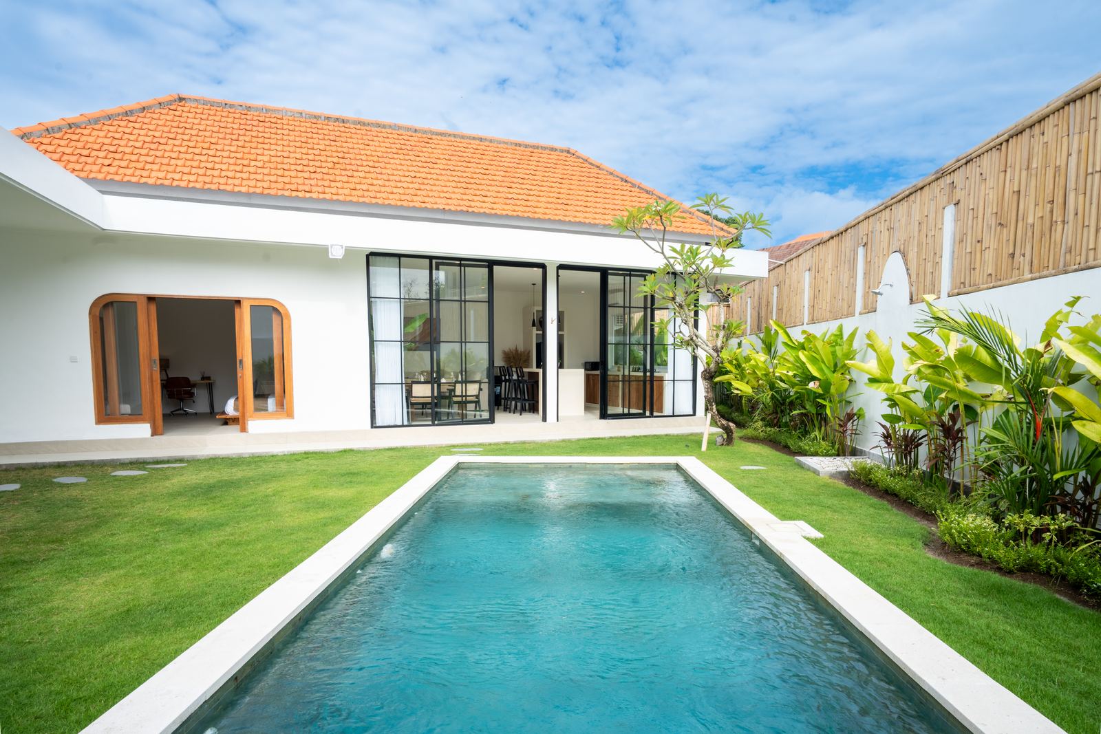 Private pool and garden