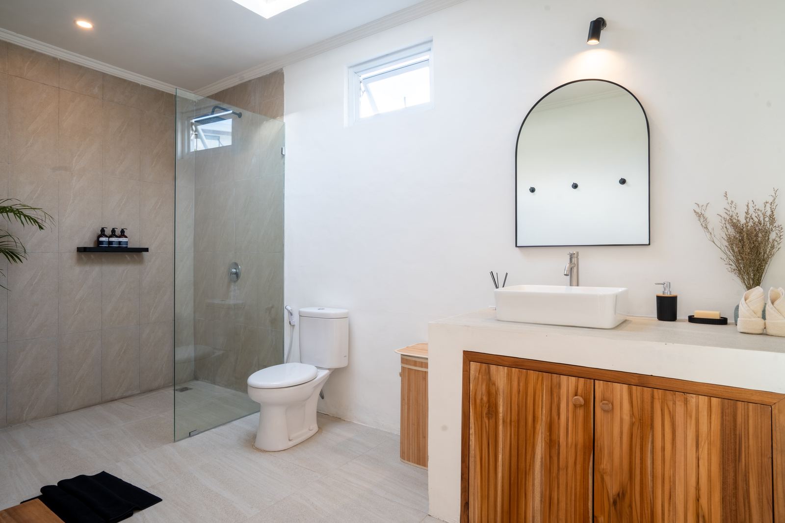 En-suite bathroom