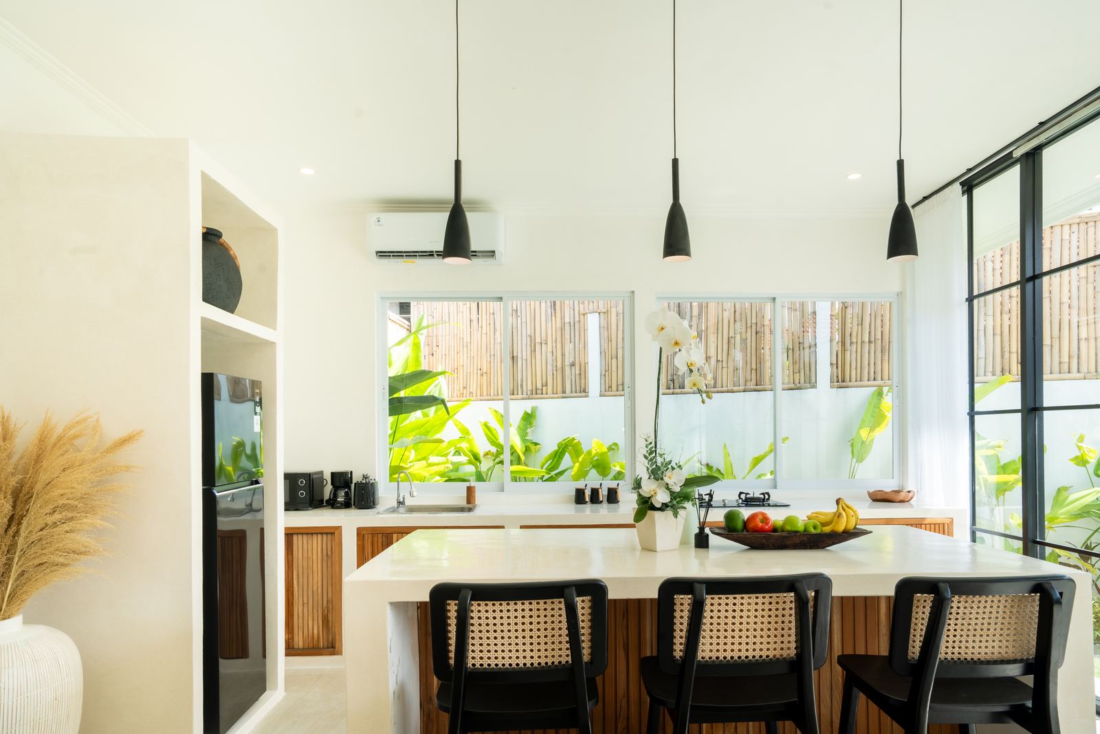 Kitchen island with bar seating
